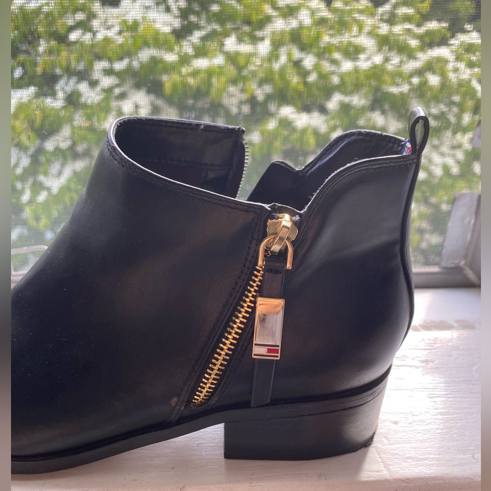 Tommy Hilfiger Leather Ankle Boots black